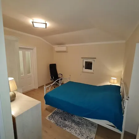 Jure - Vlasta 아파트 로브란